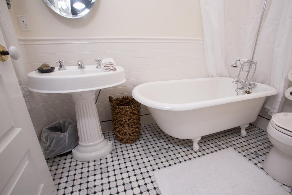 The Guest House At Gulfport Landing Chambre photo